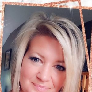 Meet your Posher, Jenna lee